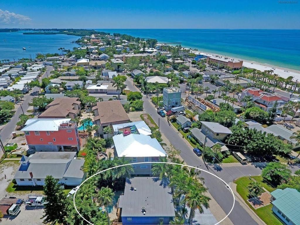 Beach Getaway Pool Condo Between The Island Marina And Beach Bradenton Beach Eksteriør bilde