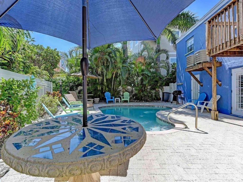 Beach Getaway Pool Condo Between The Island Marina And Beach Bradenton Beach Eksteriør bilde