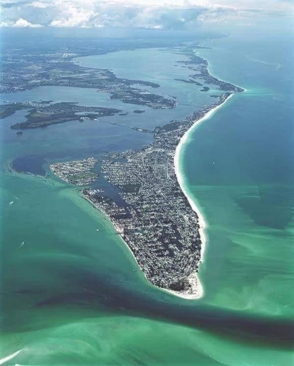 Beach Getaway Pool Condo Between The Island Marina And Beach Bradenton Beach Eksteriør bilde