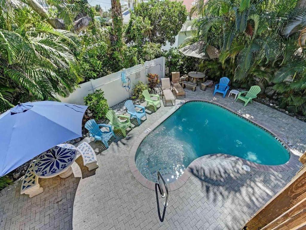 Beach Getaway Pool Condo Between The Island Marina And Beach Bradenton Beach Eksteriør bilde